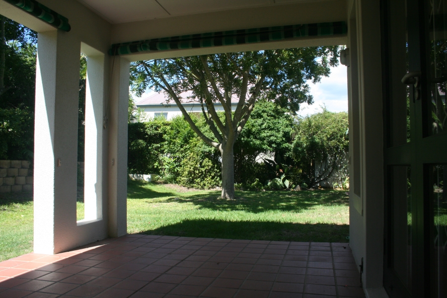 To Let 3 Bedroom Property for Rent in Onder Papegaaiberg Western Cape